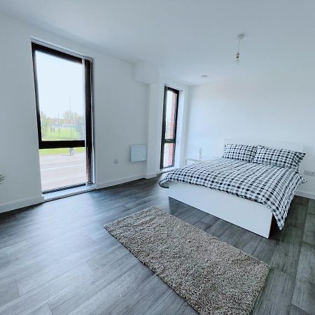 מלון מנצ'סטר Modern House מראה חיצוני תמונה